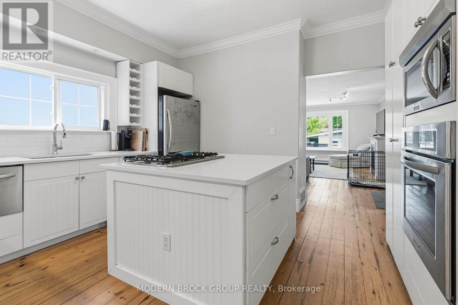 254 KING STREET E - 21
