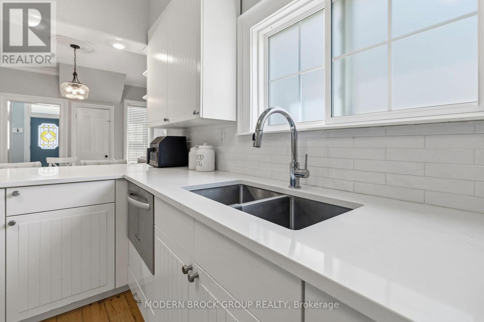 254 KING STREET E - 24