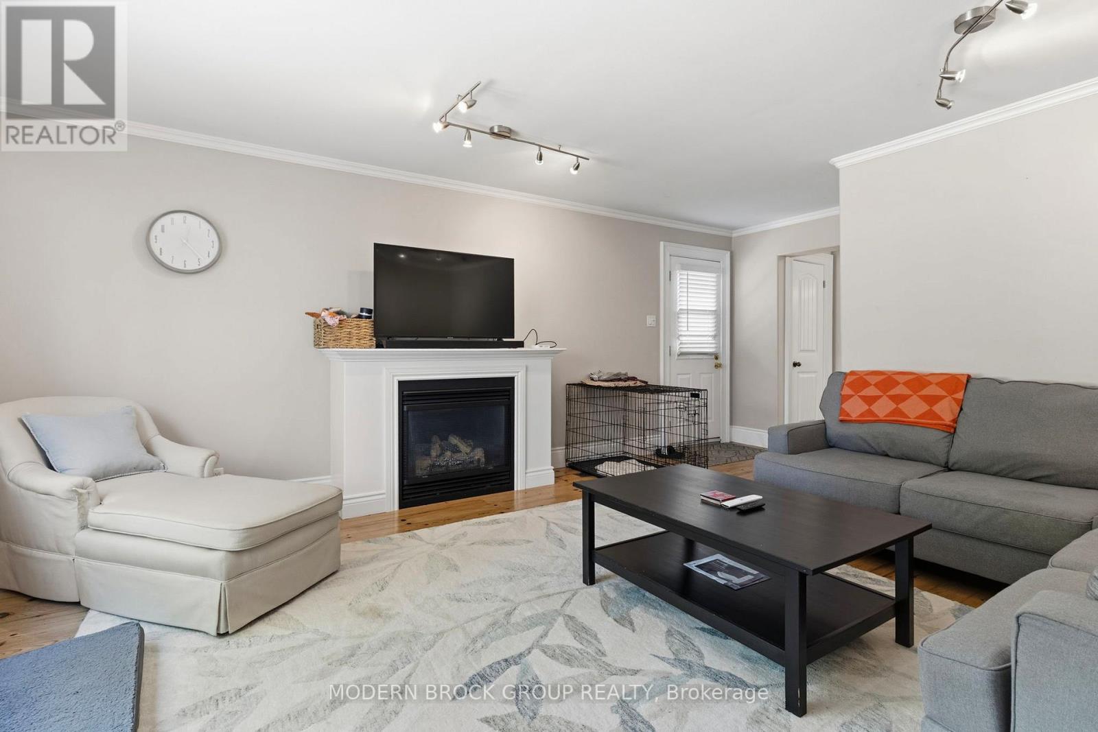 254 KING STREET E - 25