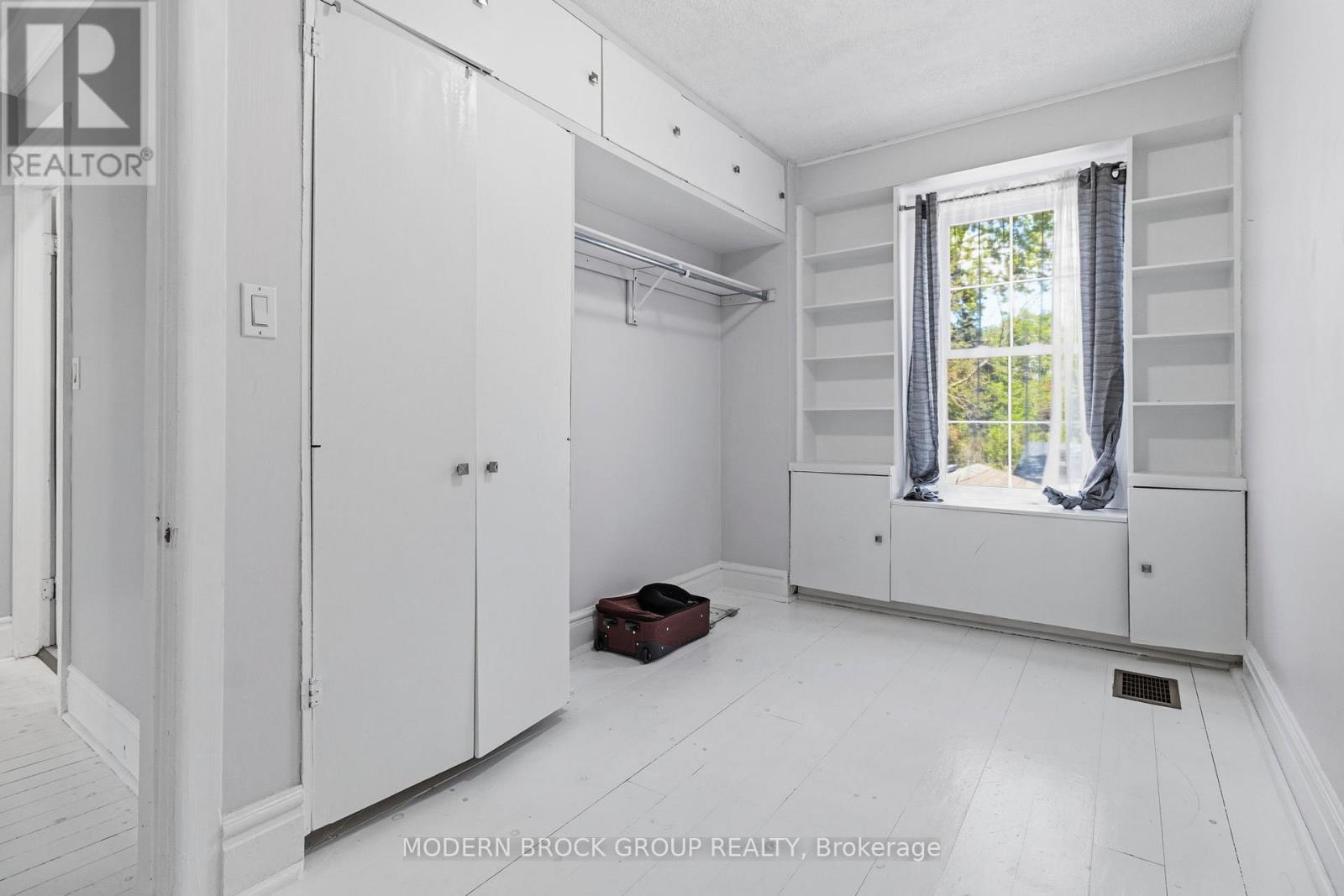 254 KING STREET E - 38