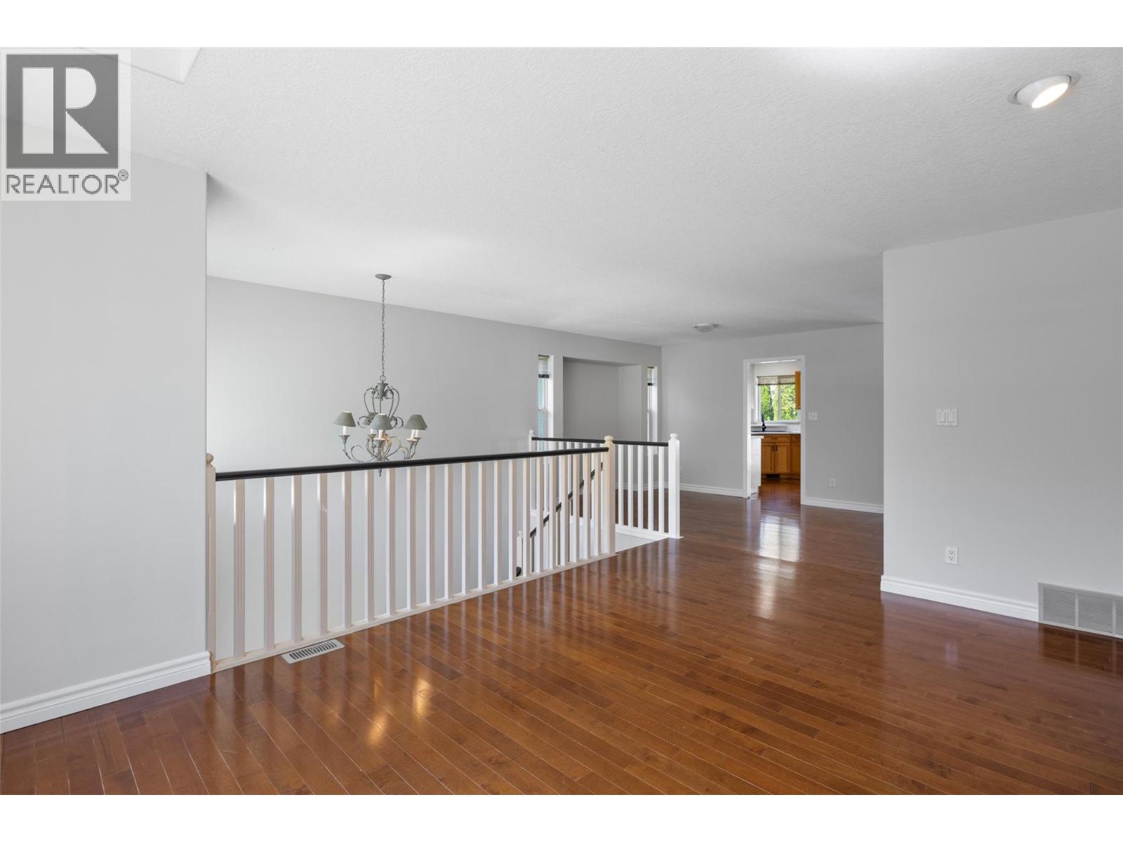 3702 Overlander Drive - 11