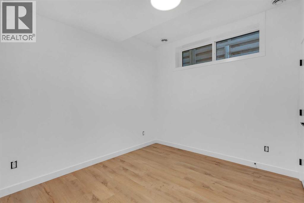 #4 1524 29 Avenue SW - 36