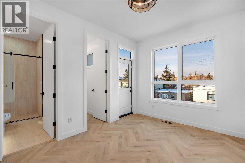 #4 1524 29 Avenue SW - 19