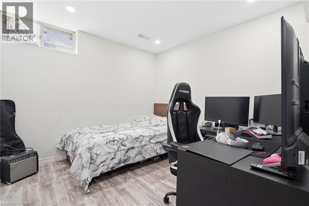 941 GORDON Street Unit# 11, Guelph, Ontario, N1G4R9 — Photo 2