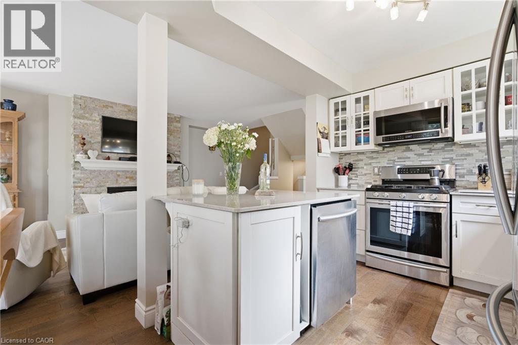941 GORDON Street Unit# 11, Guelph, Ontario, N1G4R9 — Photo 17
