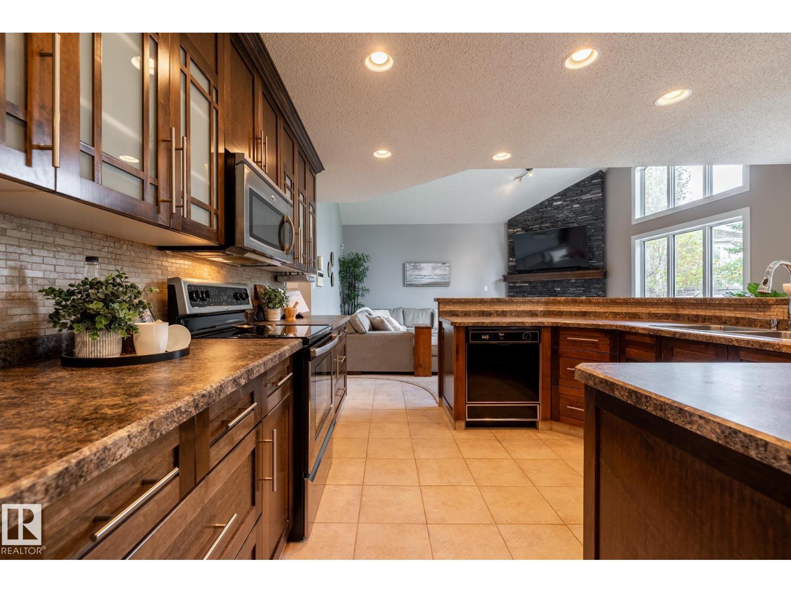 454 OSBORNE CR NW — photo 14