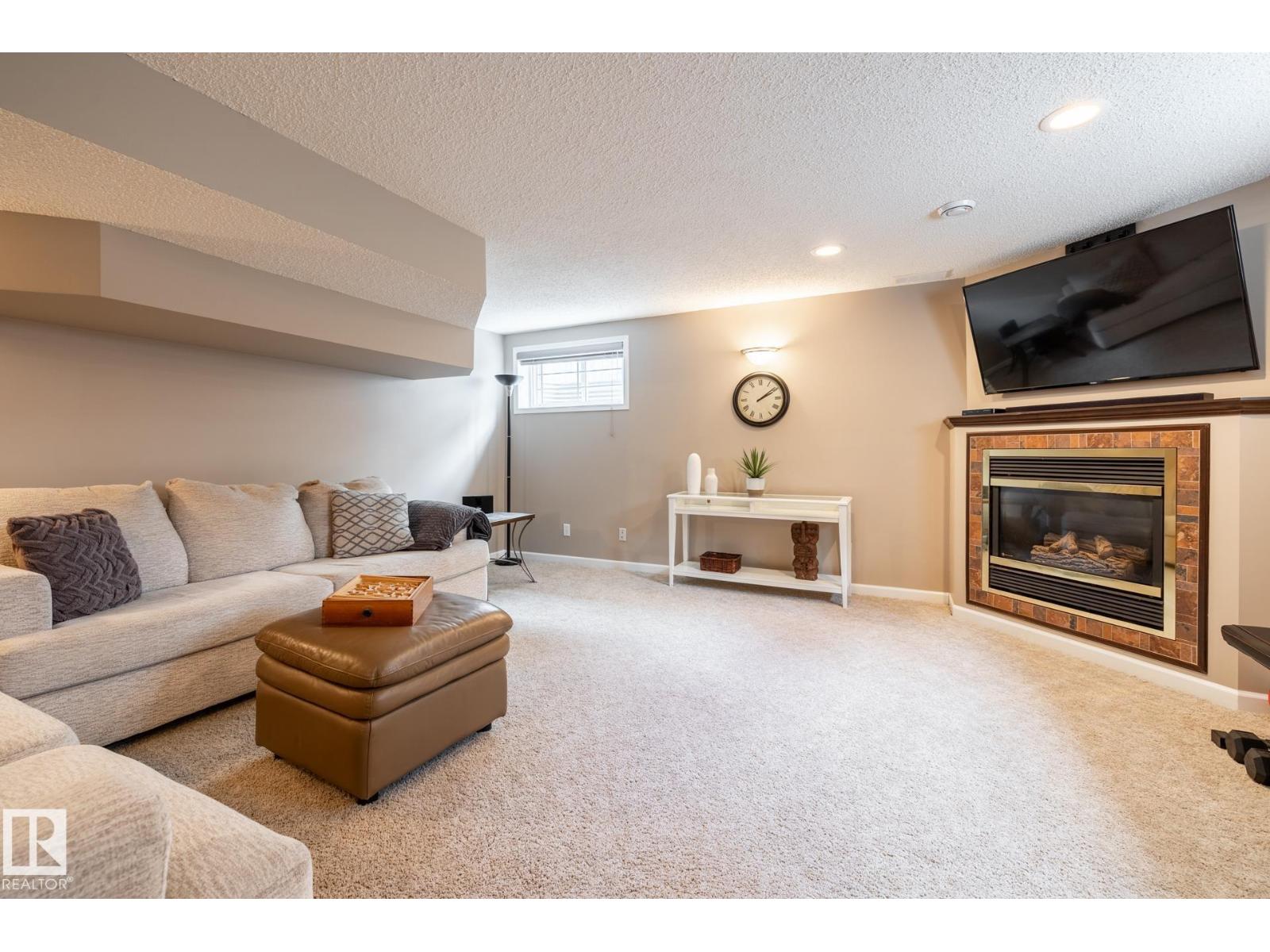 454 OSBORNE CR NW — photo 45