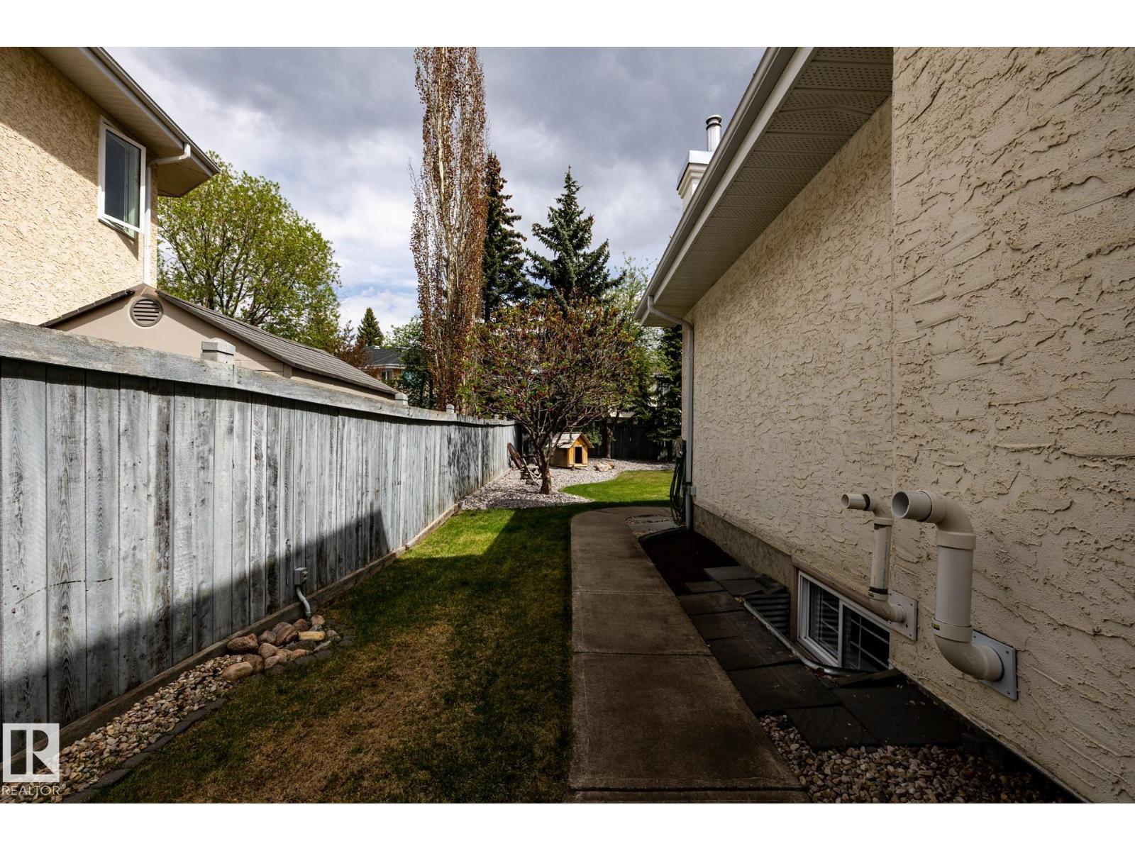 454 OSBORNE CR NW — photo 61