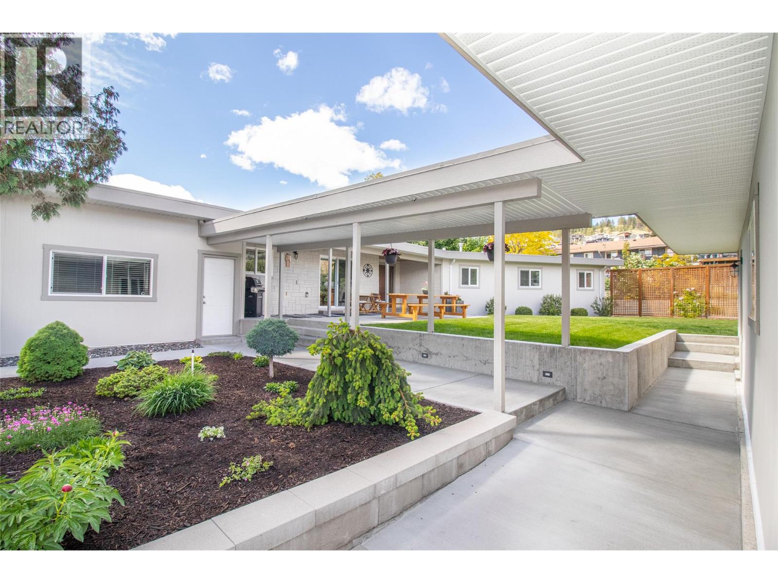 1716 Cathy Court, Kelowna