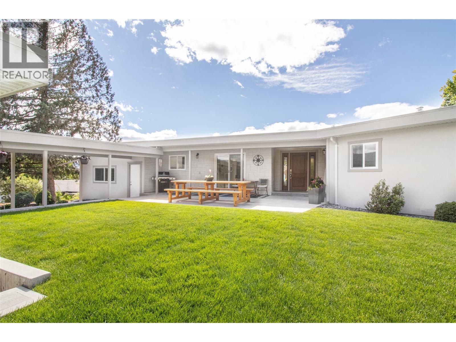 1716 Cathy Court, Kelowna