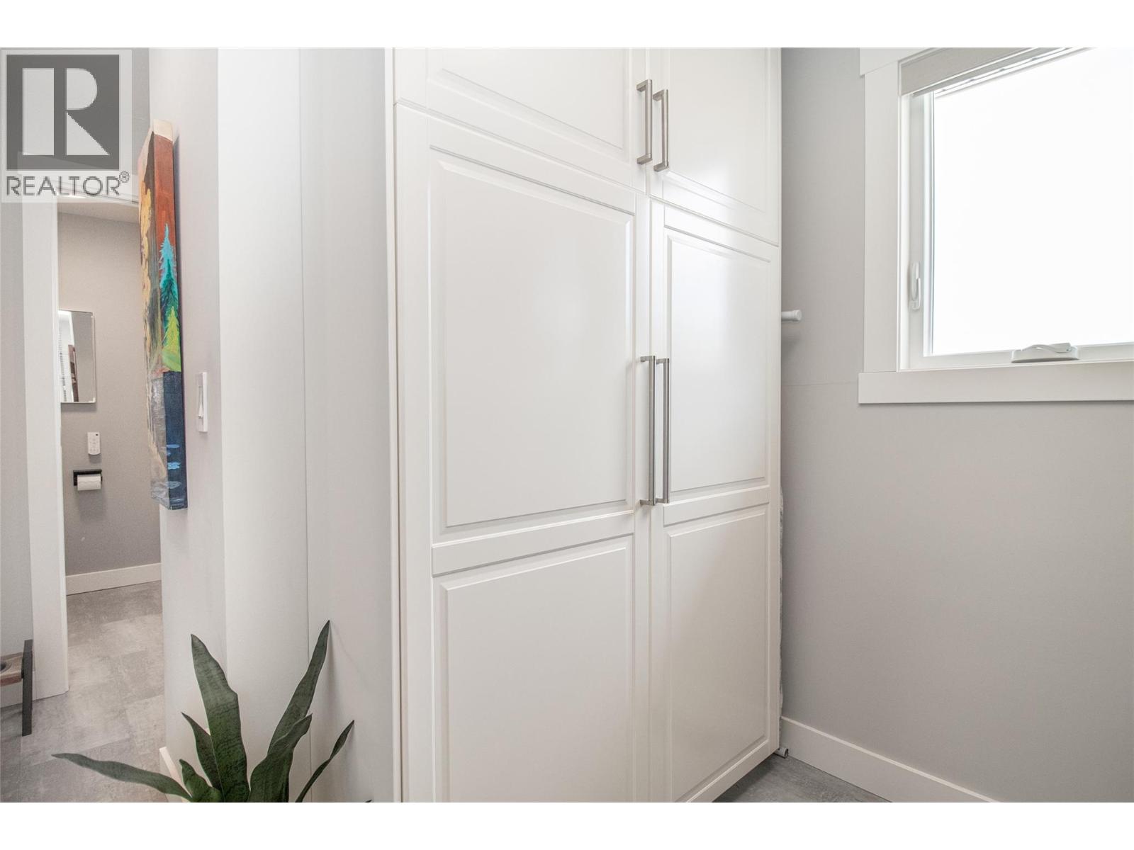 1716 Cathy Court - 43