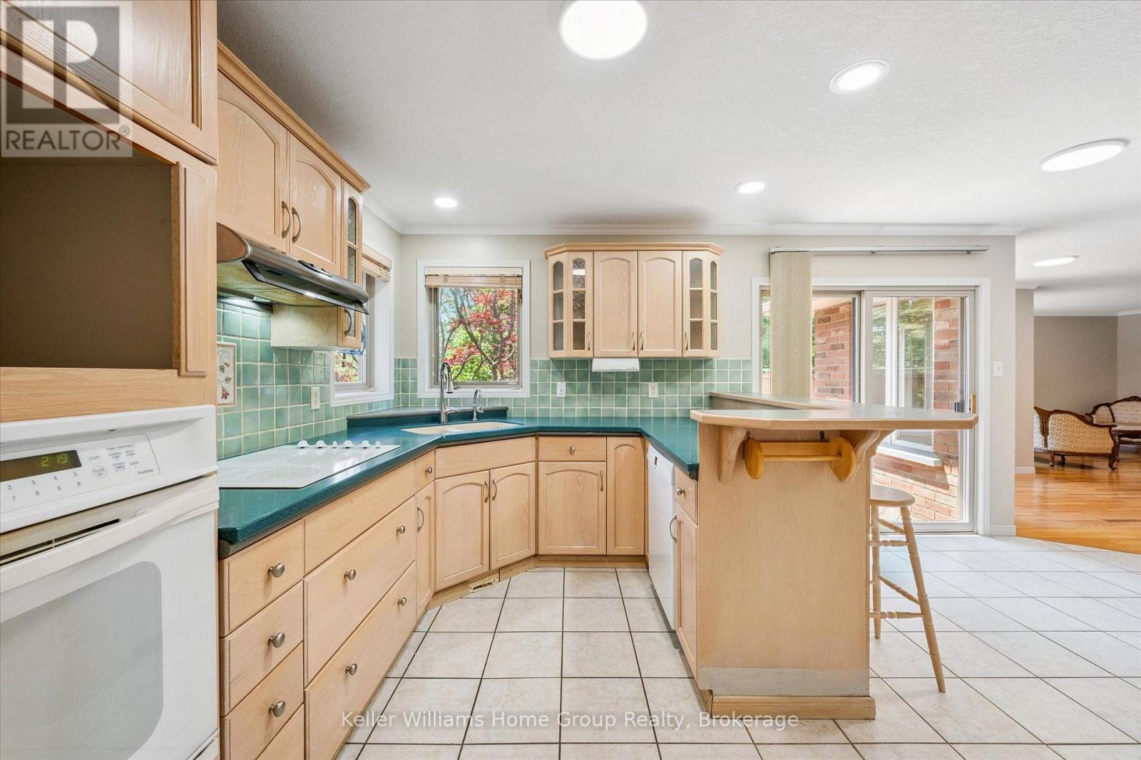 40 GIBBS CRESCENT - 10