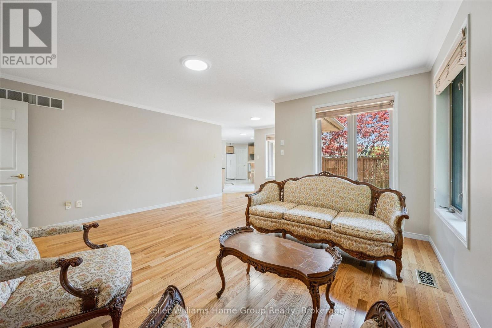 40 GIBBS CRESCENT - 16