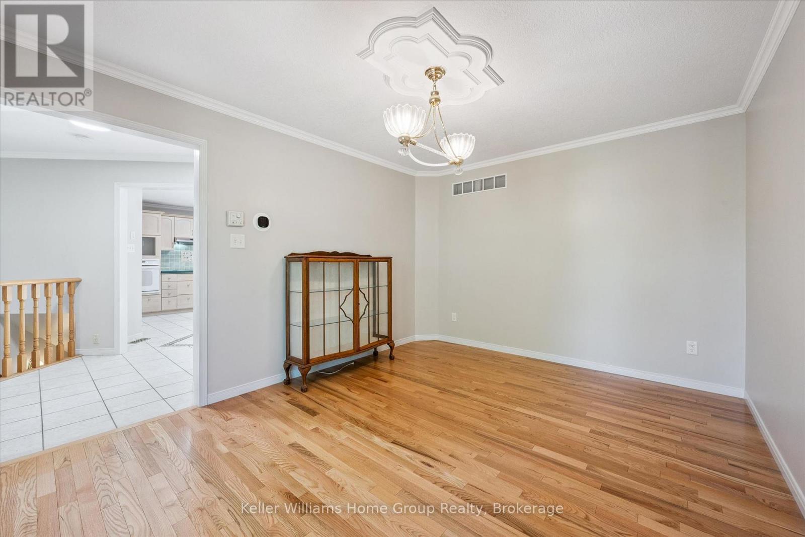 40 GIBBS CRESCENT - 19