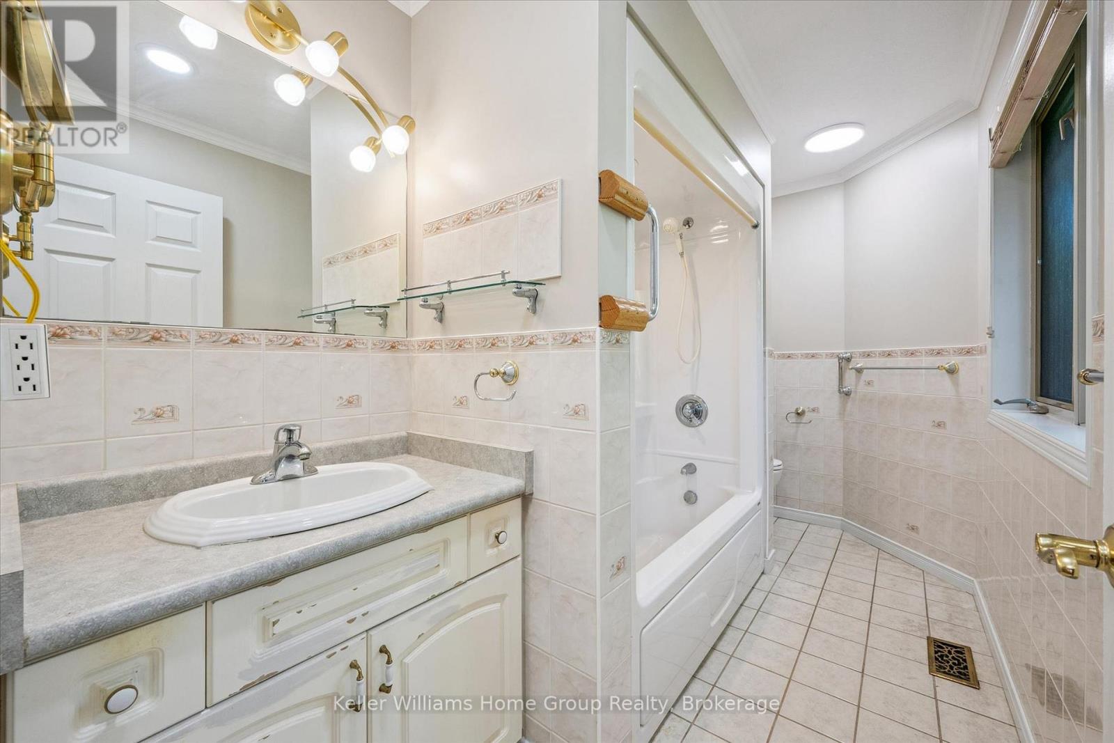 40 GIBBS CRESCENT - 26