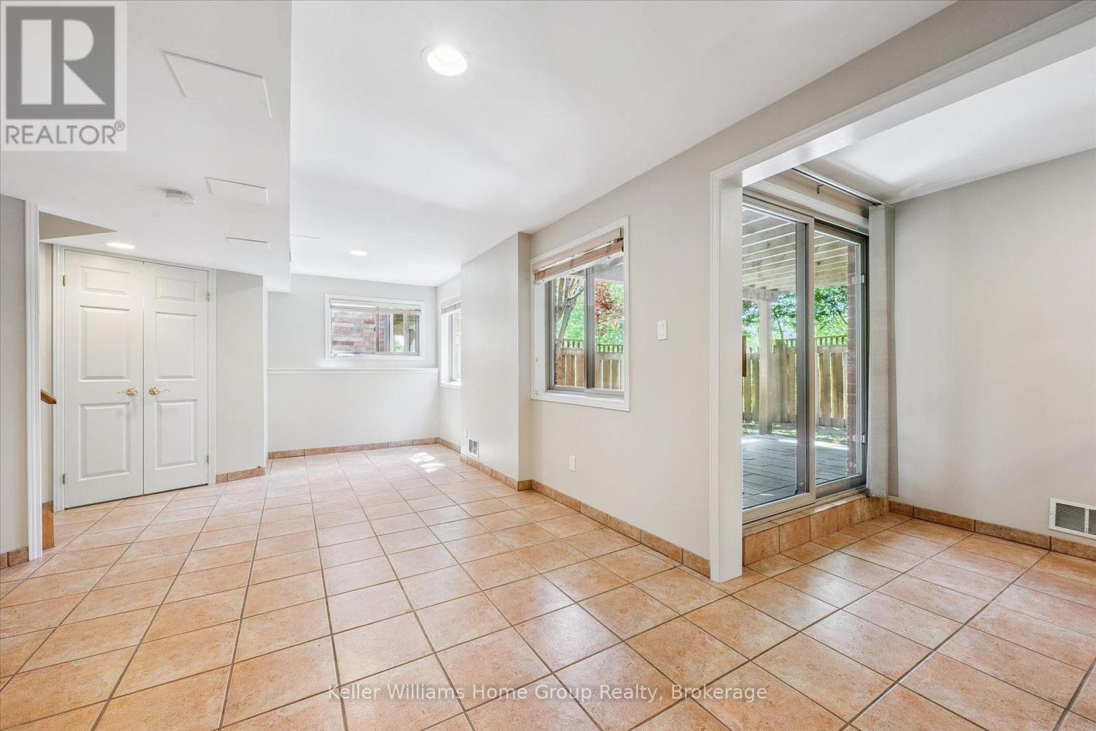 40 GIBBS CRESCENT - 30