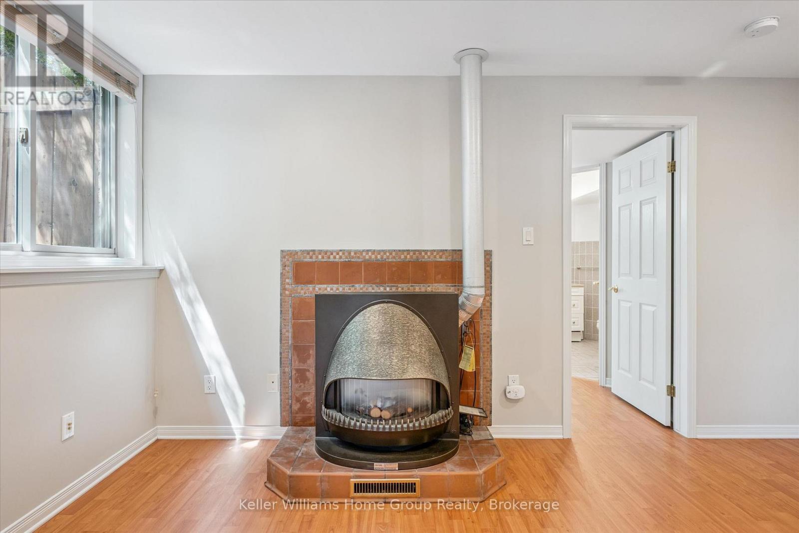 40 GIBBS CRESCENT - 32