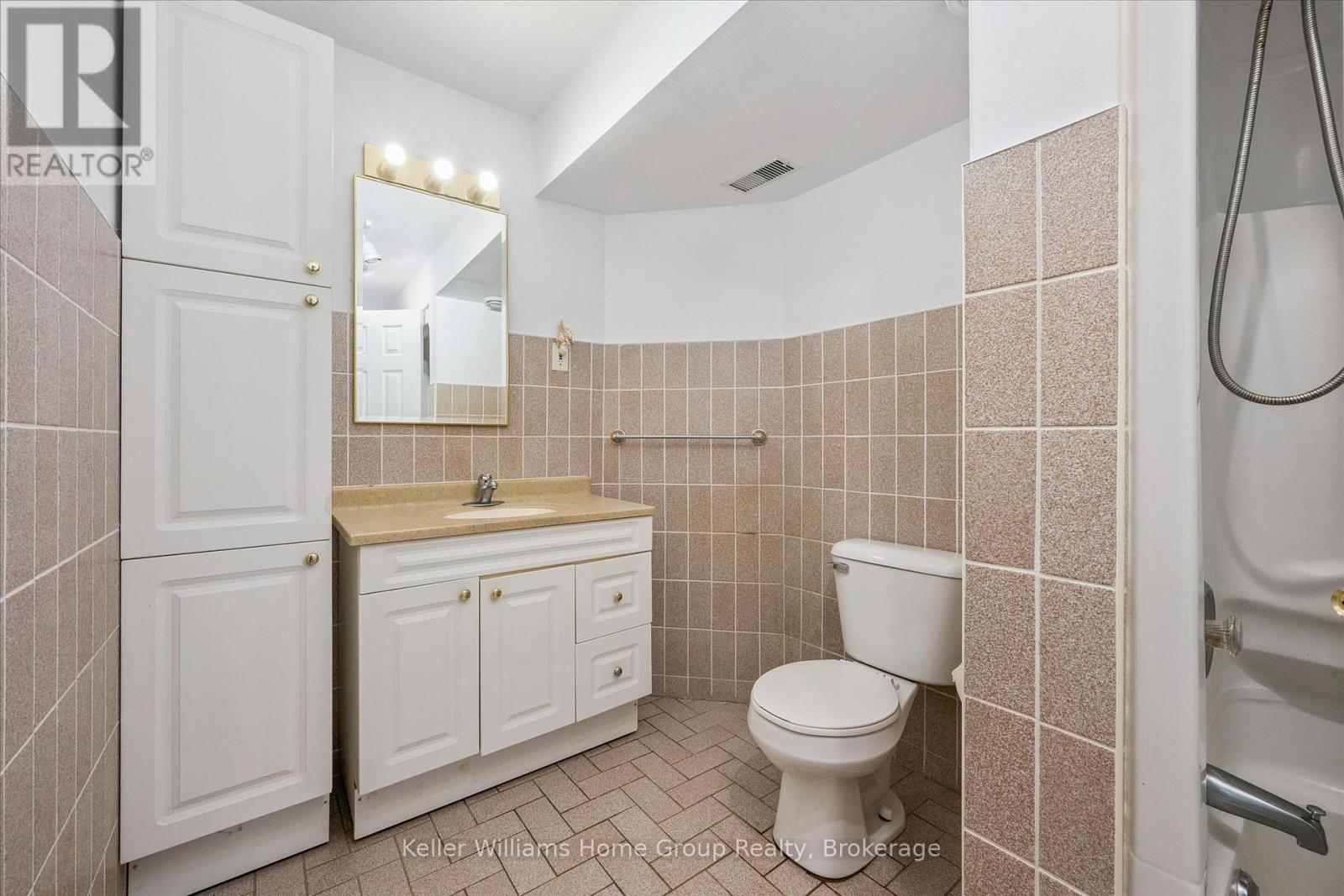 40 GIBBS CRESCENT - 36