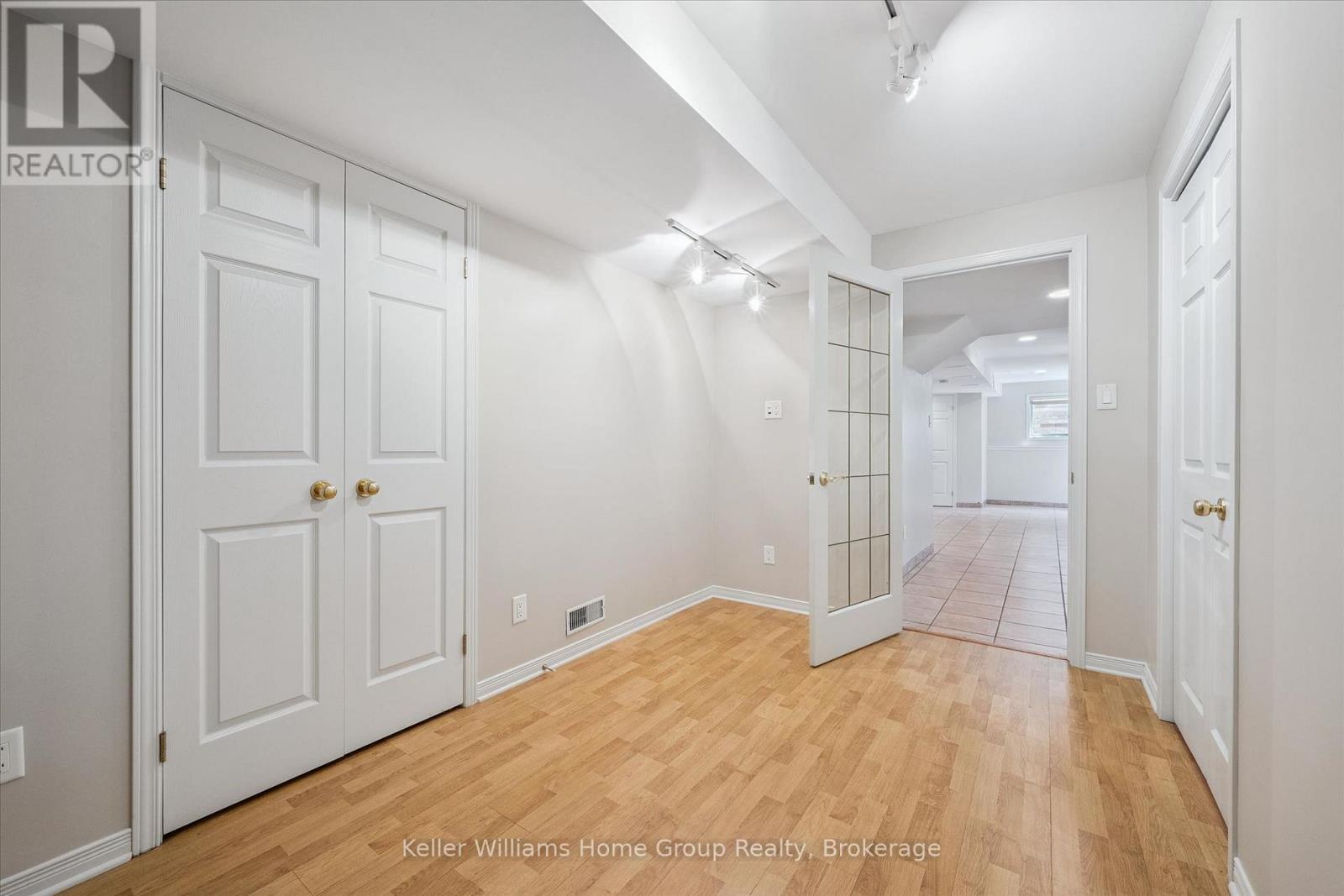 40 GIBBS CRESCENT - 38