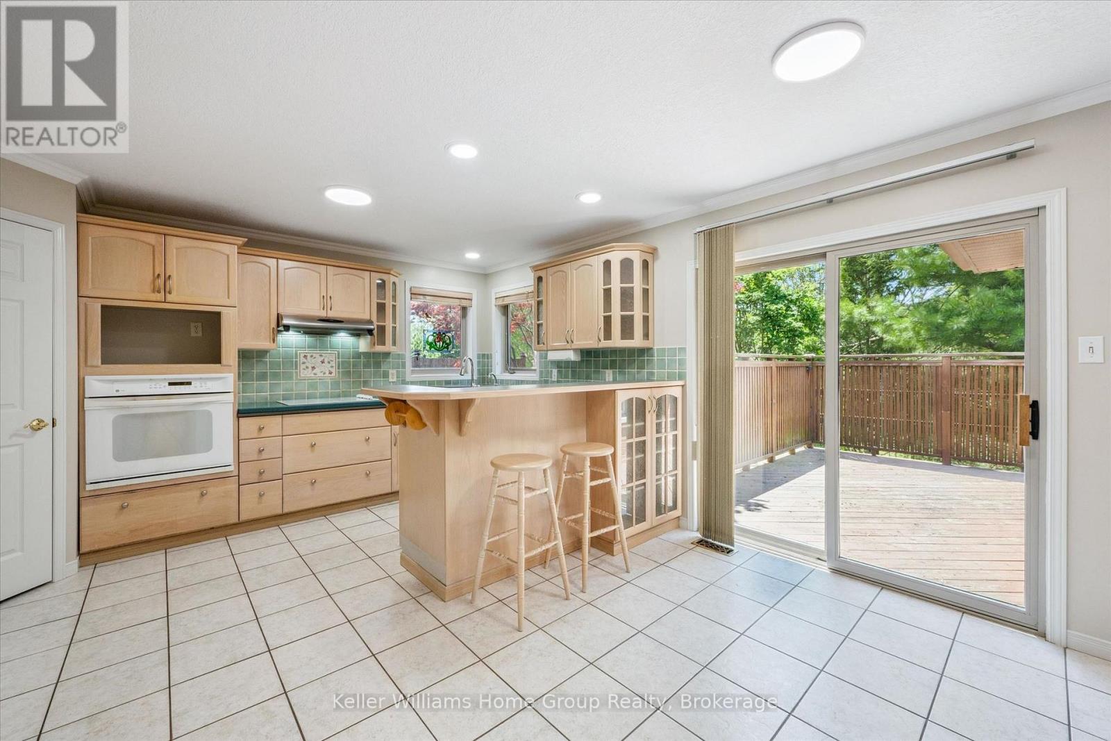 40 GIBBS CRESCENT - 6