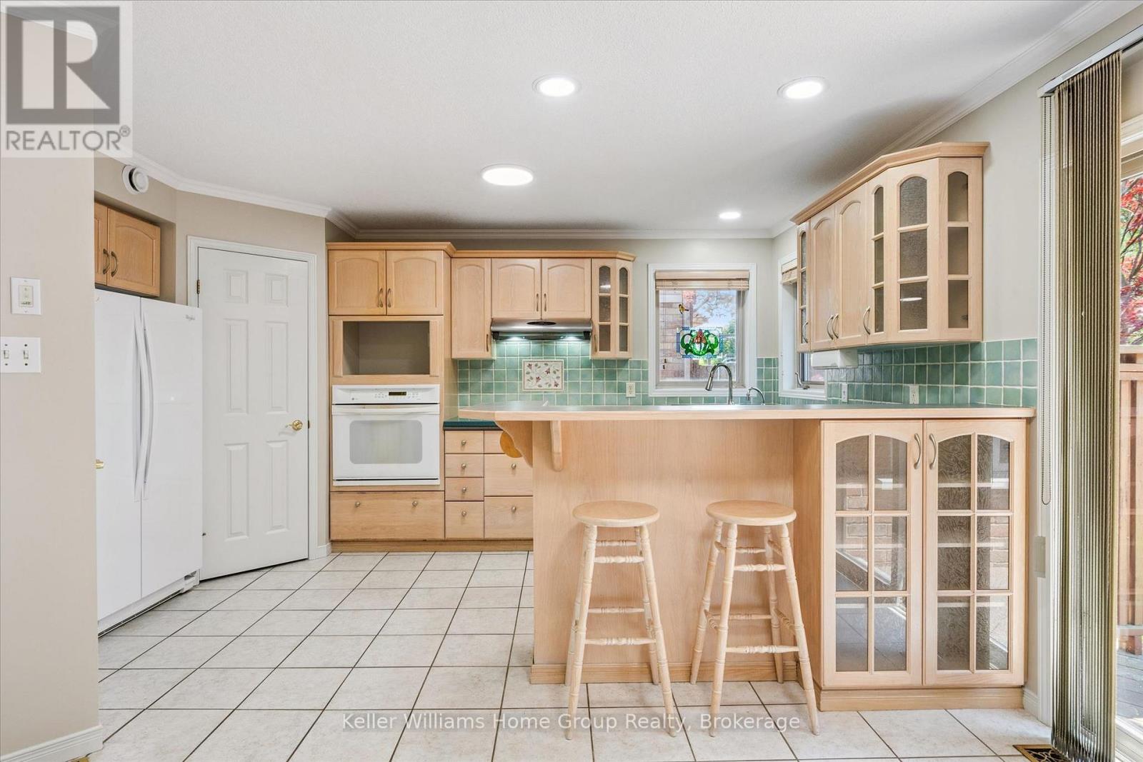 40 GIBBS CRESCENT - 8
