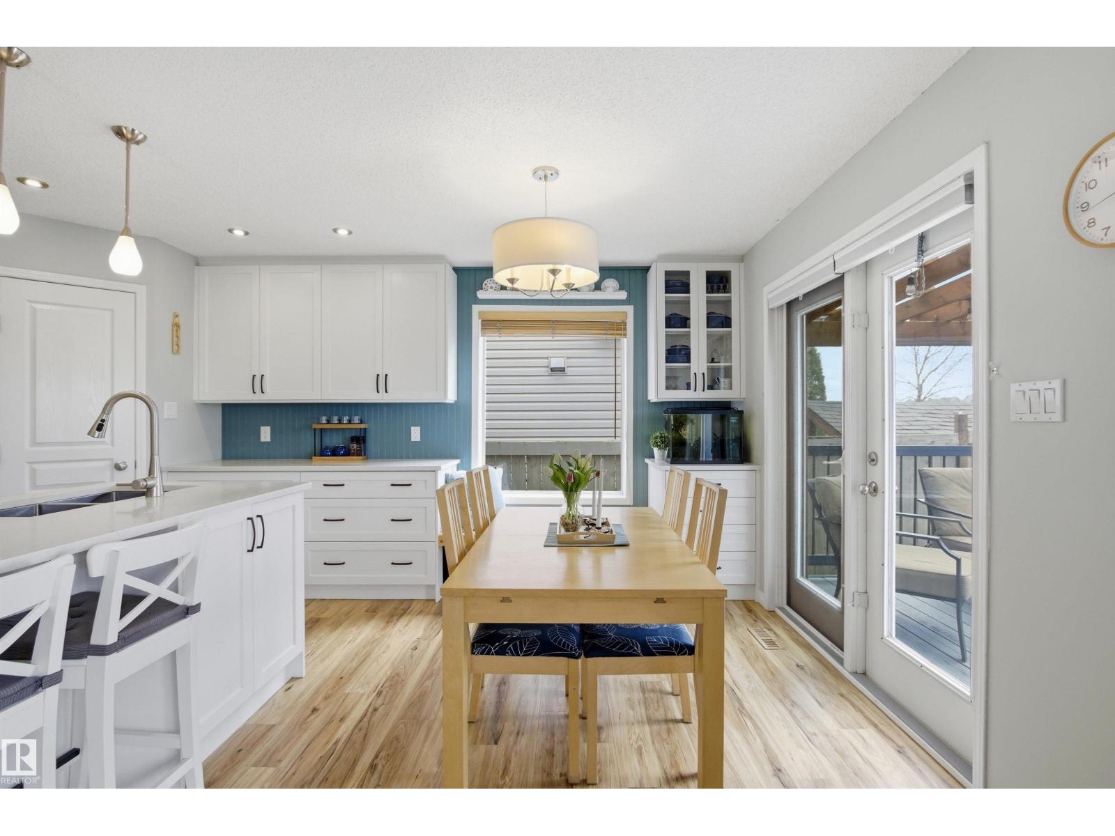 8915 8 AV SW — photo 14