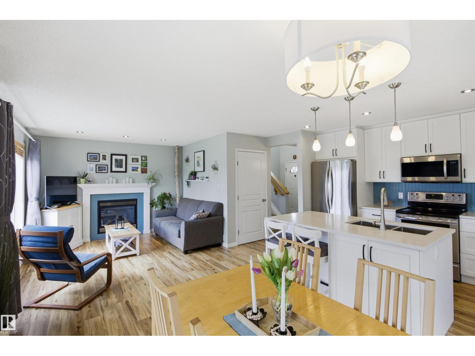 8915 8 AV SW — photo 15