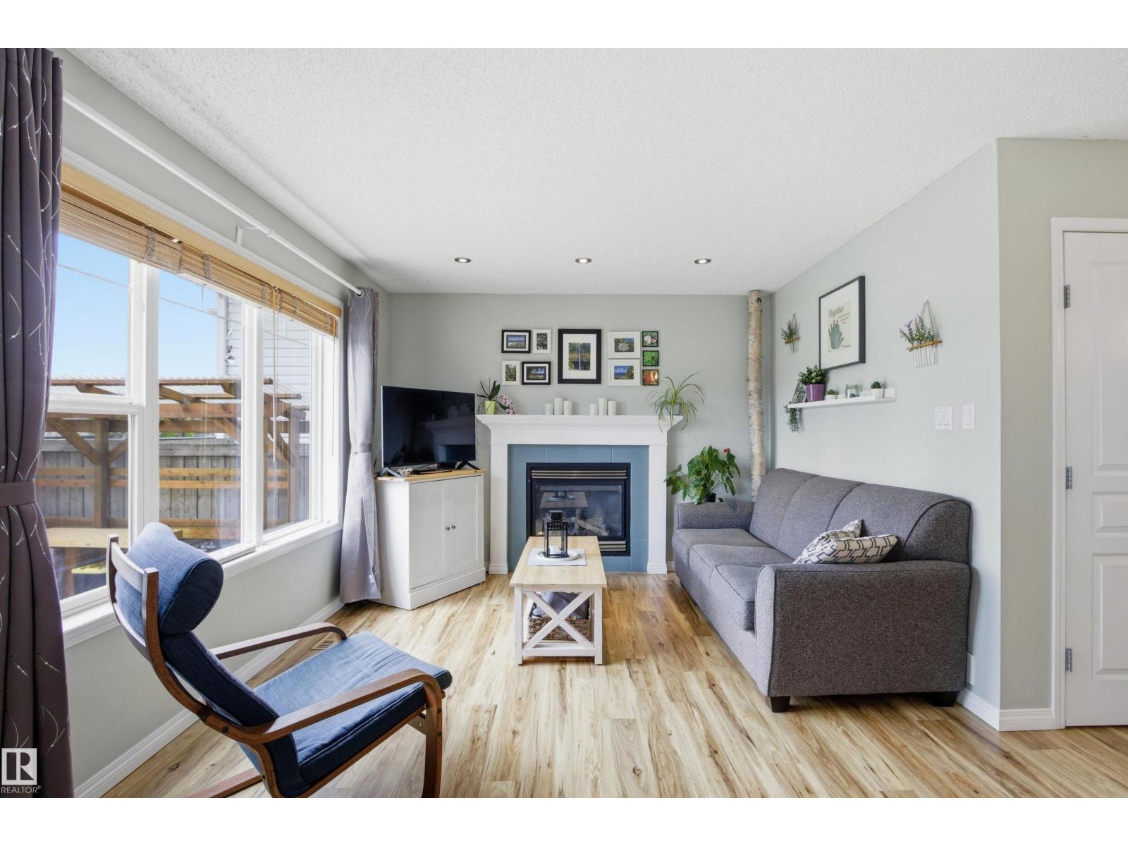 8915 8 AV SW — photo 16
