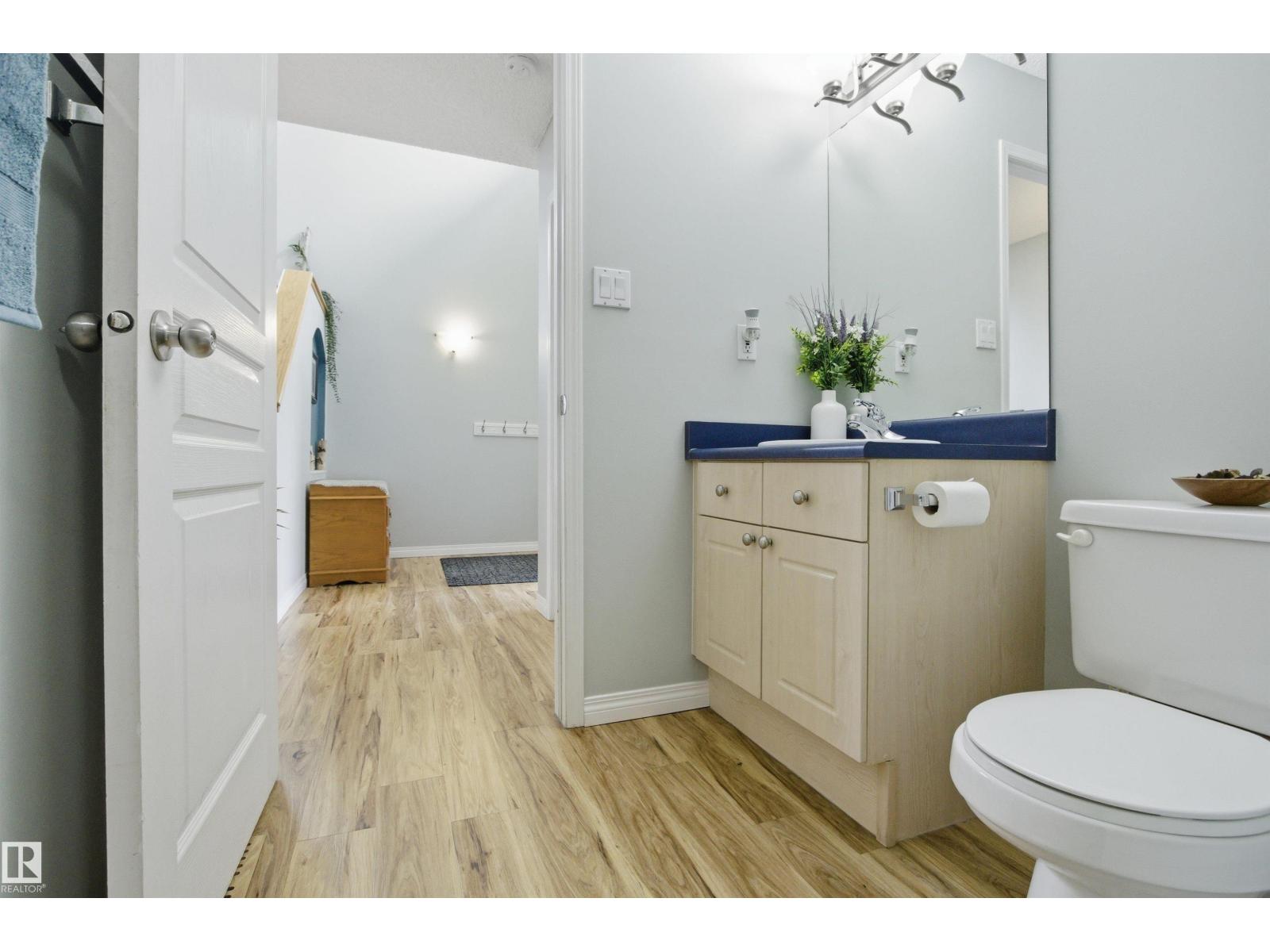 8915 8 AV SW — photo 20