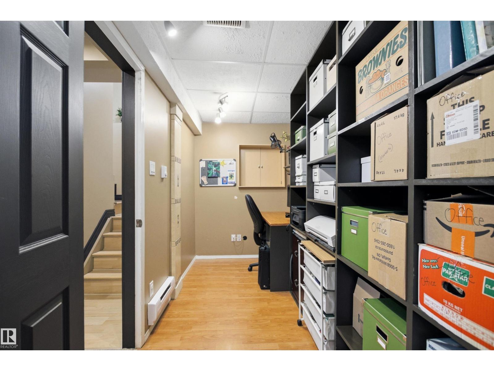 8915 8 AV SW — photo 39
