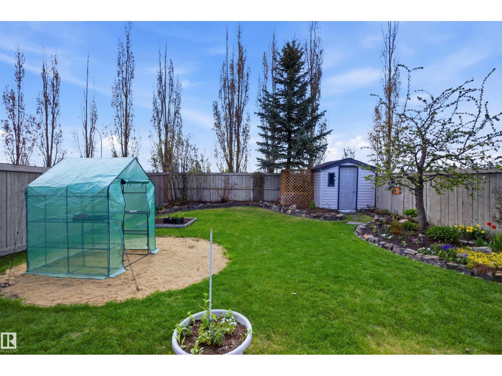 8915 8 AV SW — photo 49