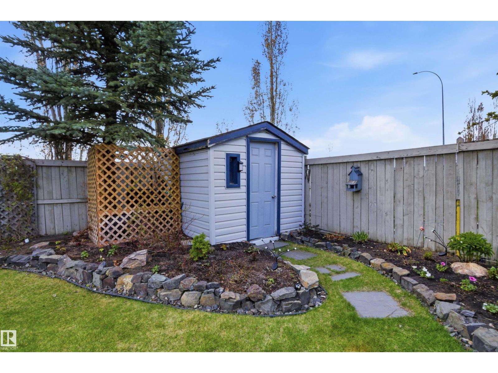 8915 8 AV SW — photo 50