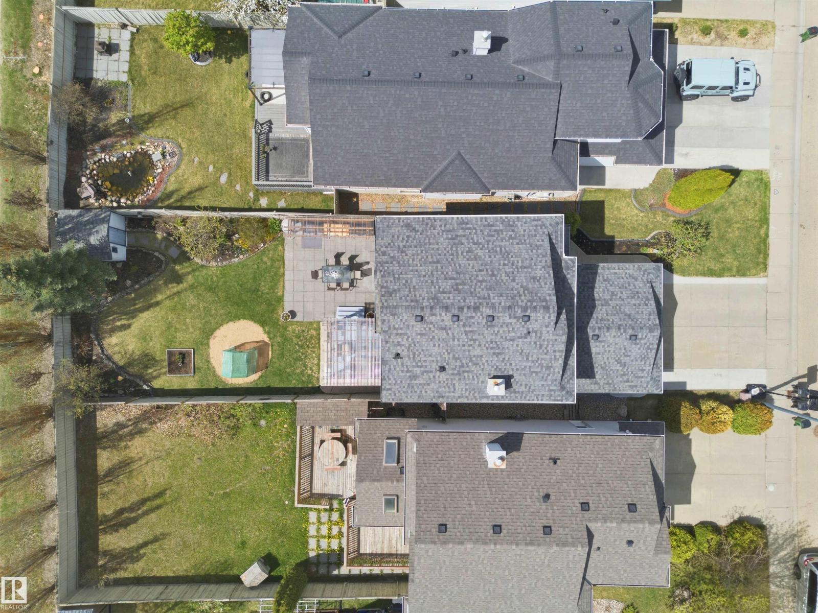 8915 8 AV SW — photo 52