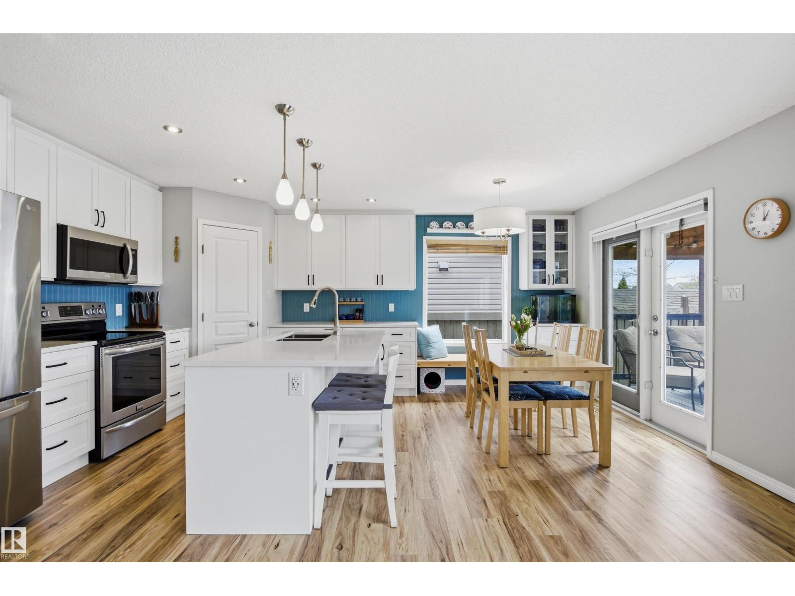 8915 8 AV SW — photo 7