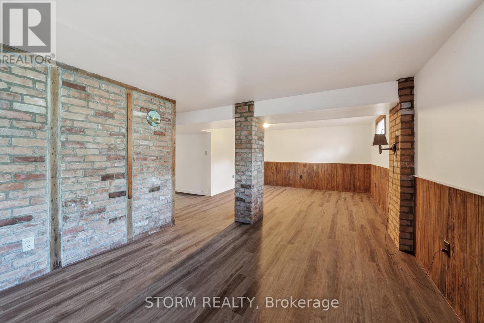 3 AULT DRIVE - 32