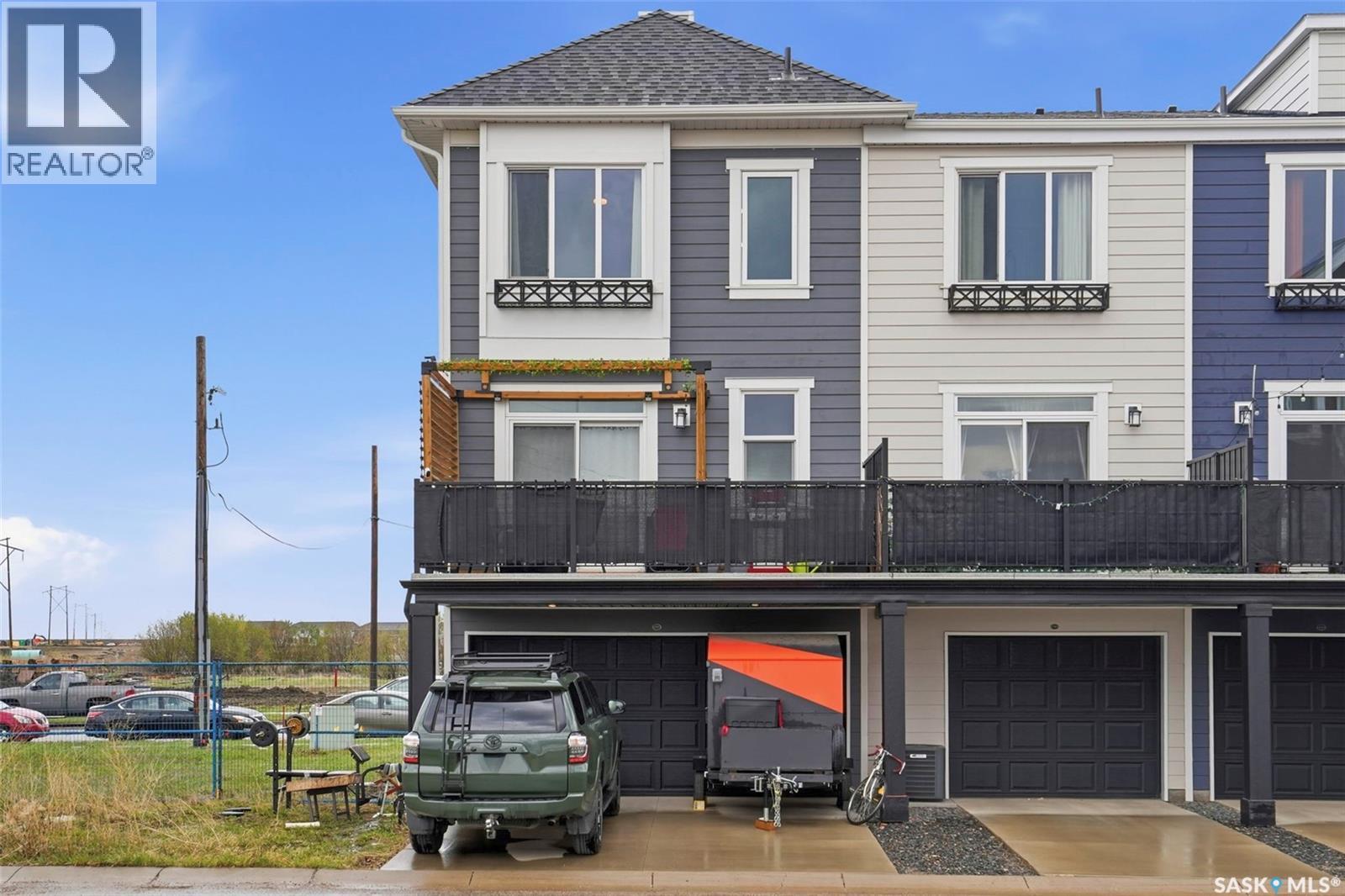 #737 Meadows BOULEVARD - 31
