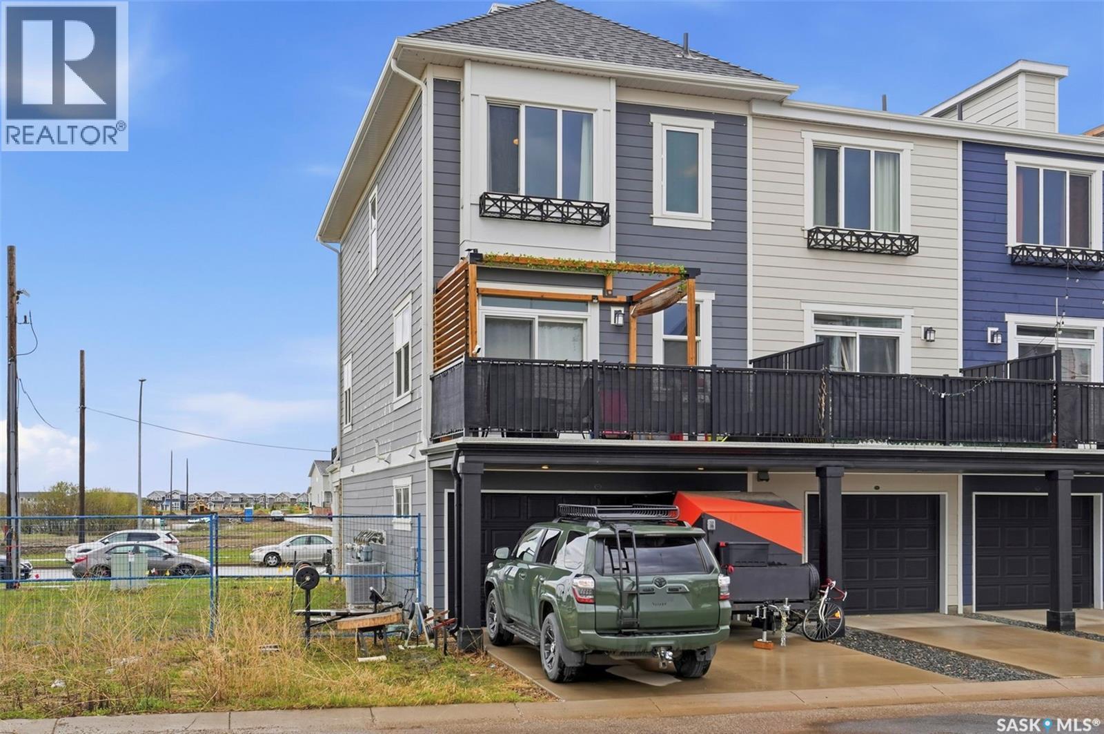 #737 Meadows BOULEVARD - 6