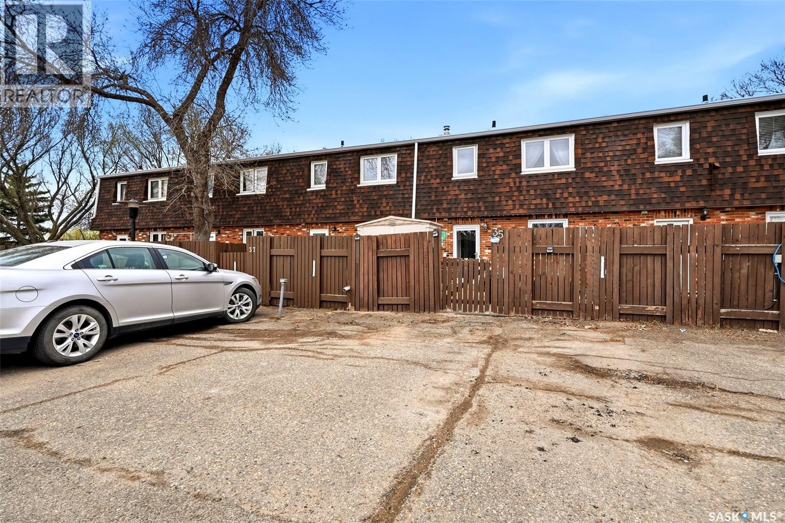 #35 Spruceview ROAD - 43