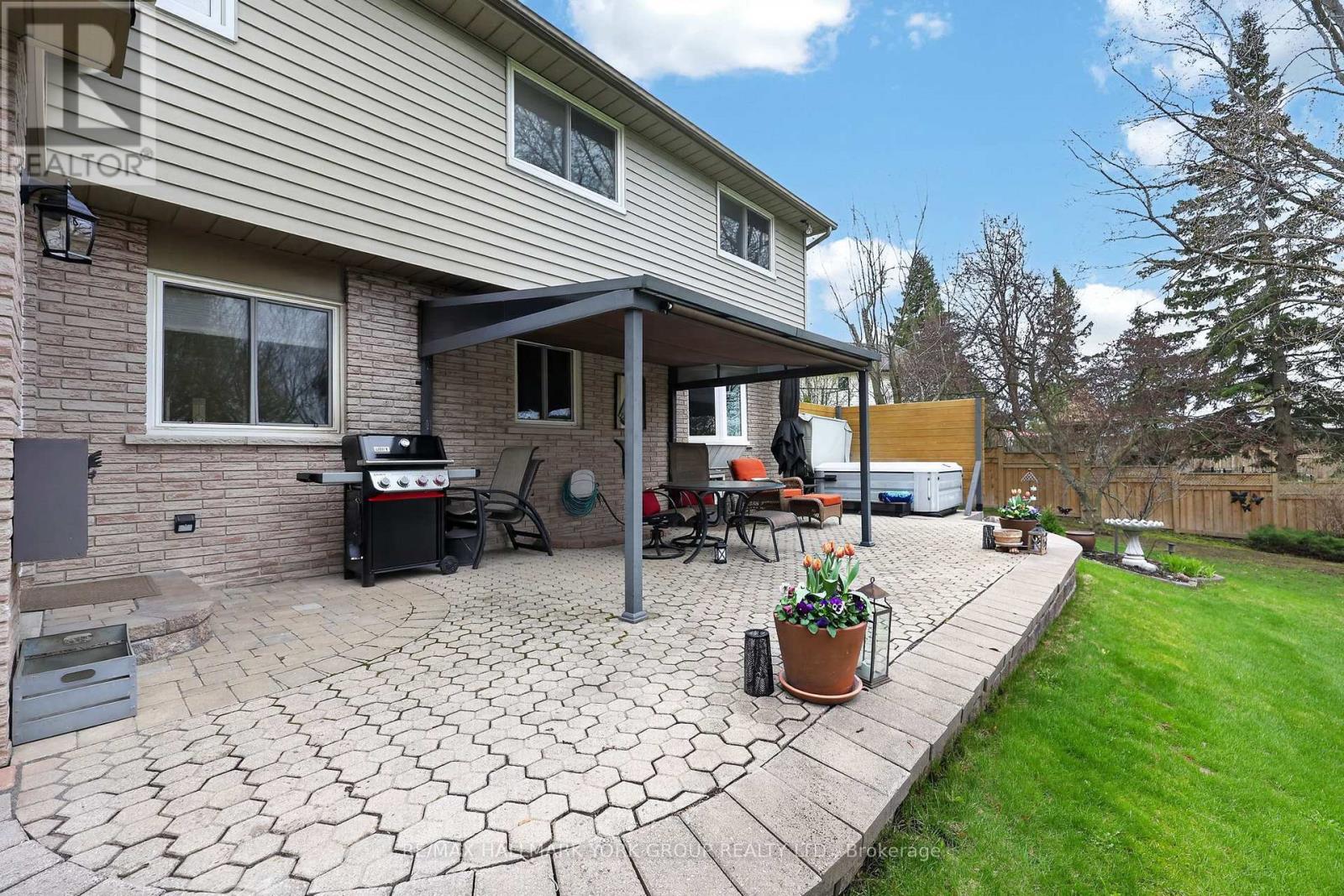 8 GRANT COURT - 42