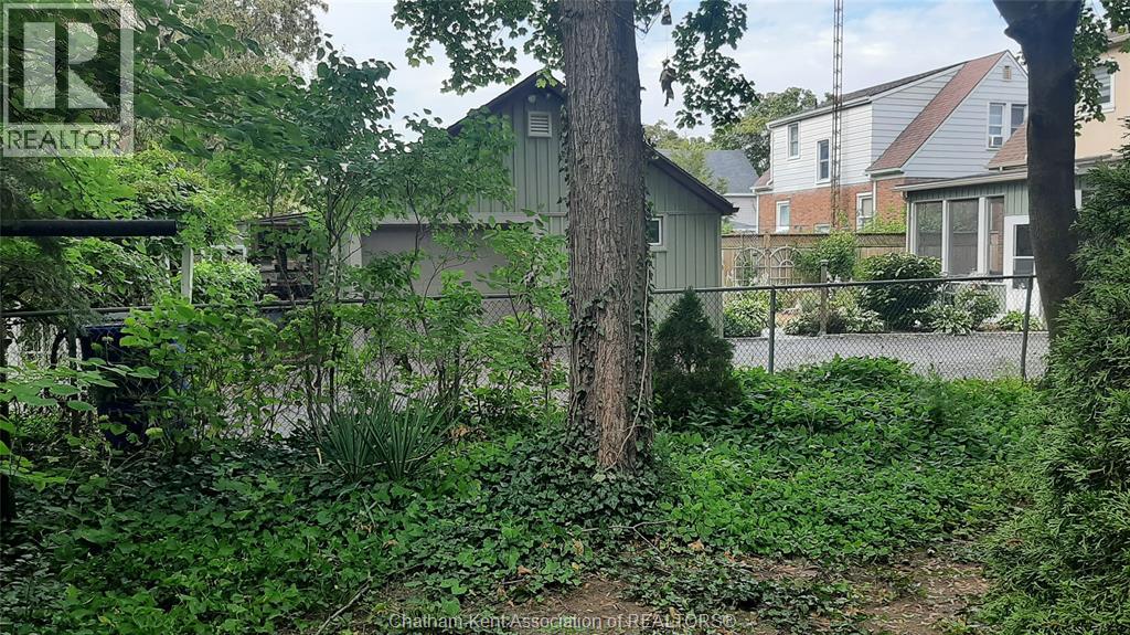 89 GLADSTONE AVENUE - 26