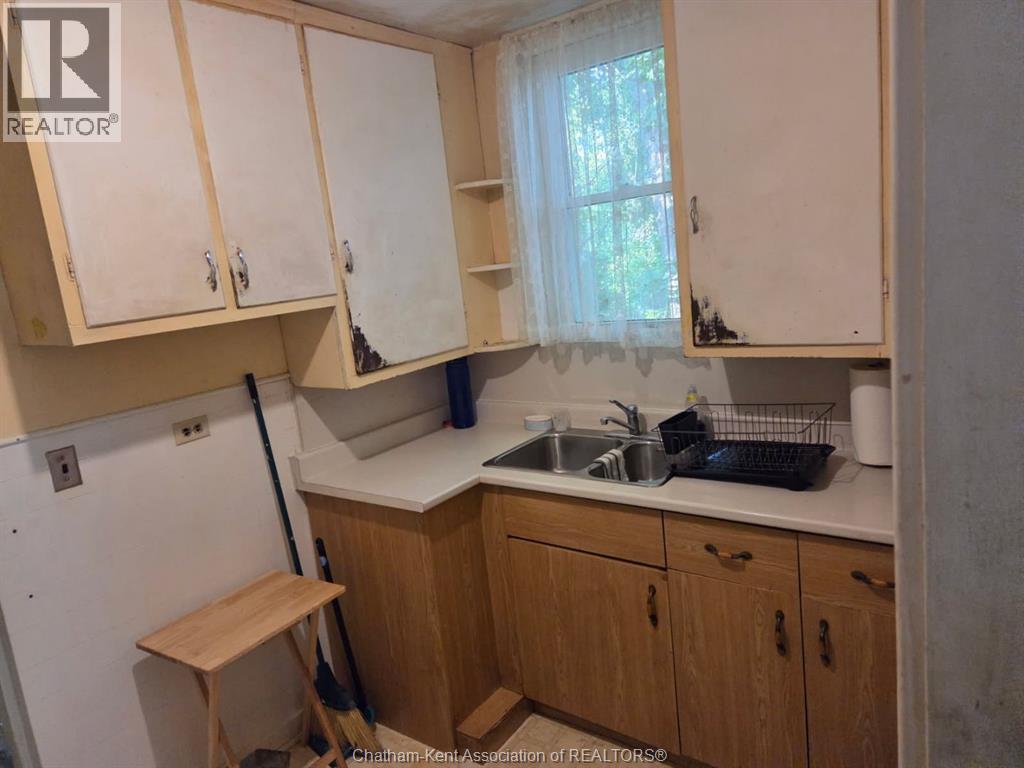 89 GLADSTONE AVENUE - 34