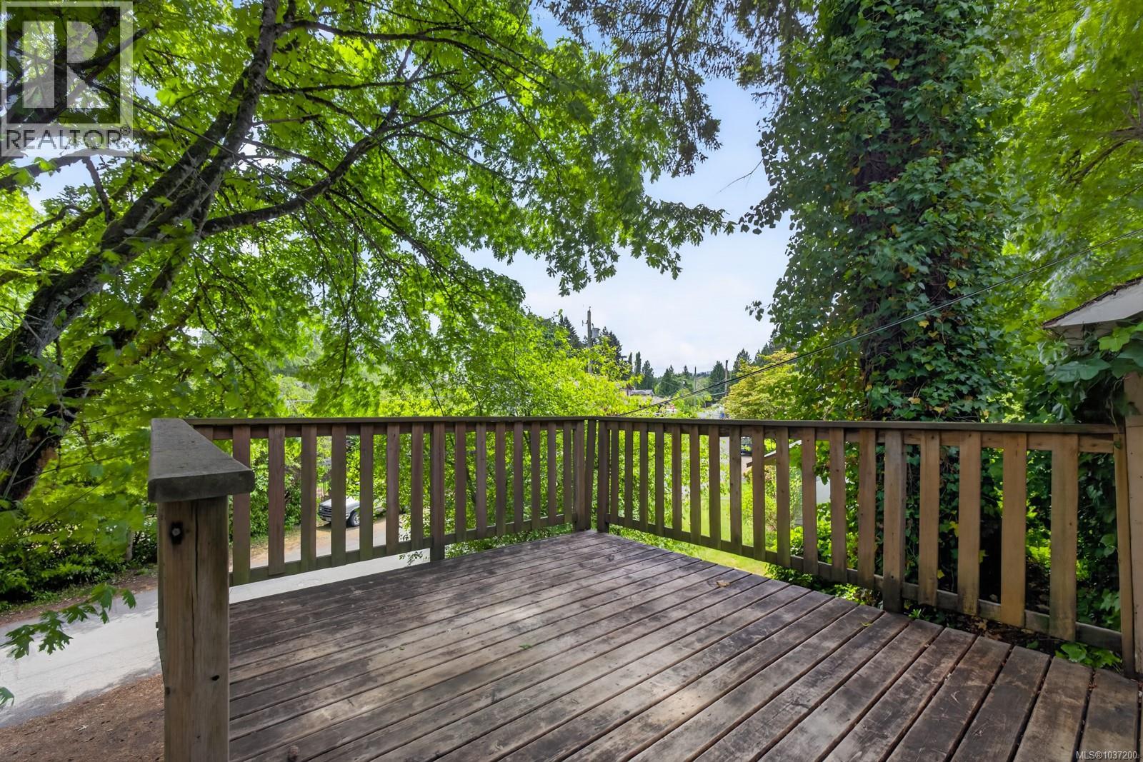 3046 Gibbins Rd - 5