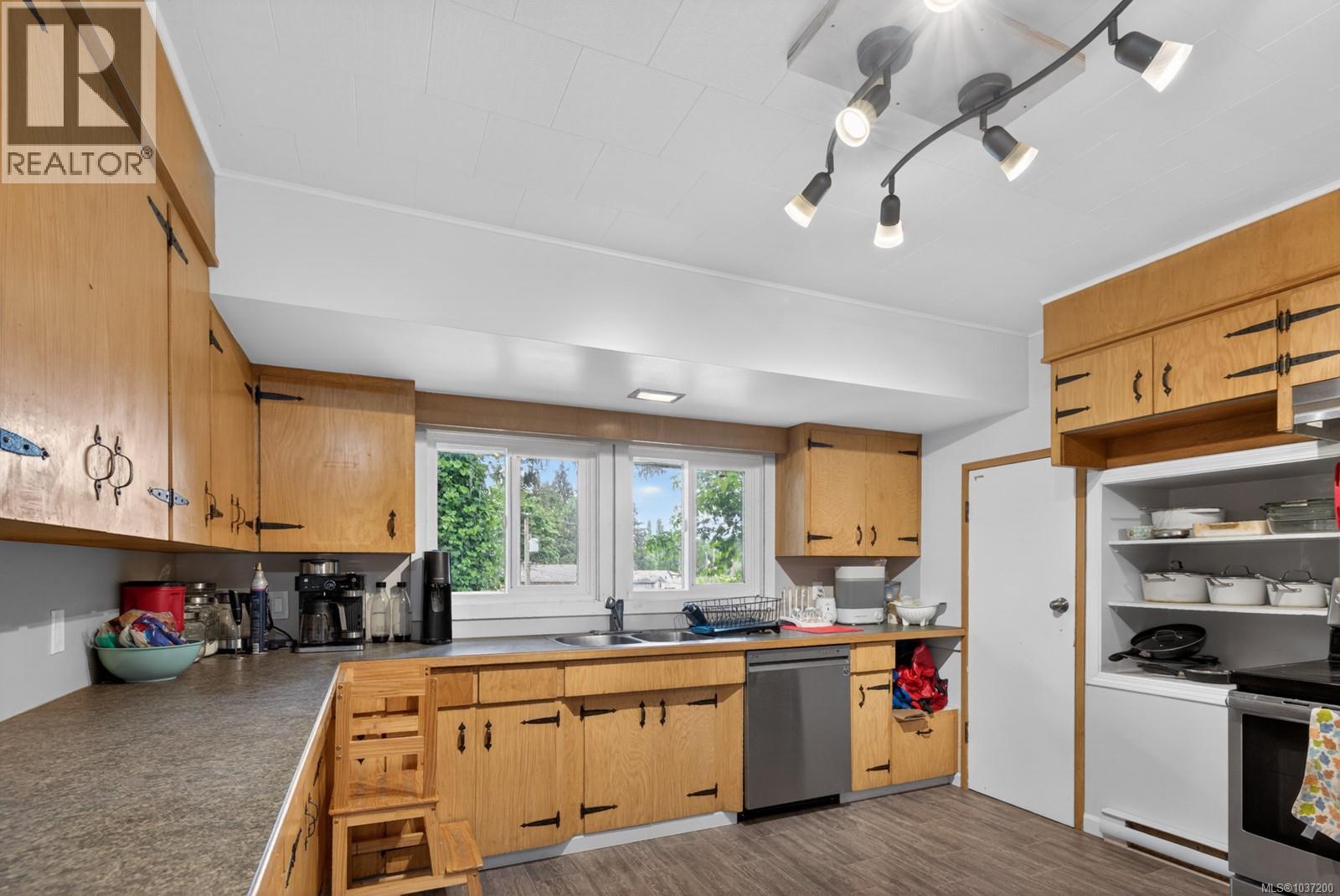3046 Gibbins Rd - 25
