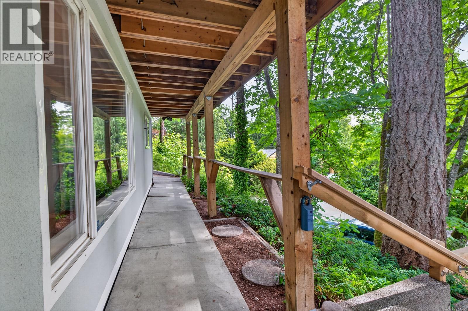3046 Gibbins Rd - 6