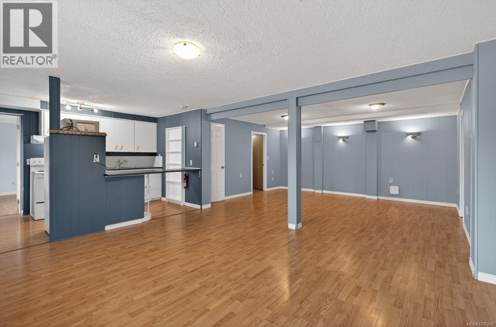 3046 Gibbins Rd - 7