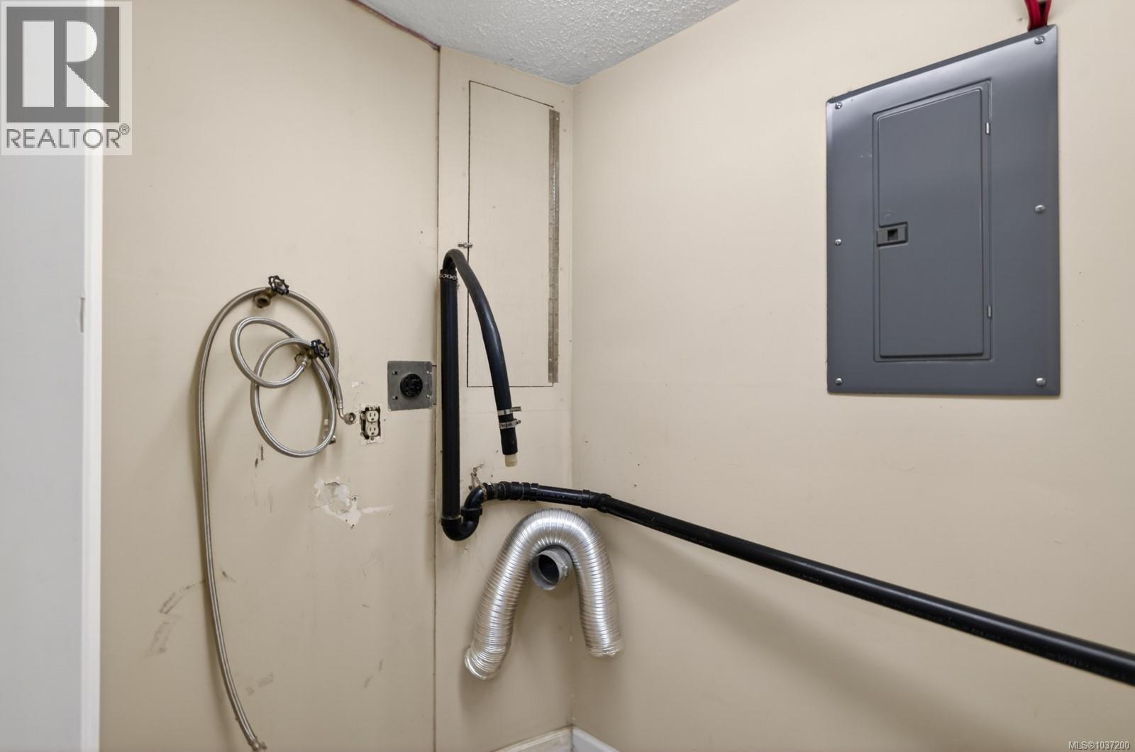 3046 Gibbins Rd - 22
