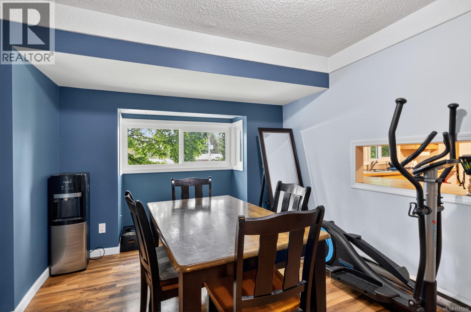 3046 Gibbins Rd - 30