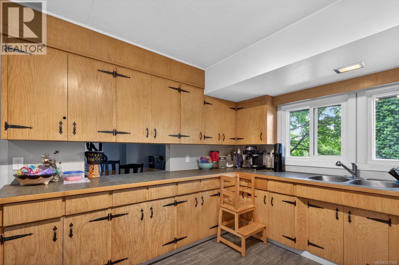 3046 Gibbins Rd - 26