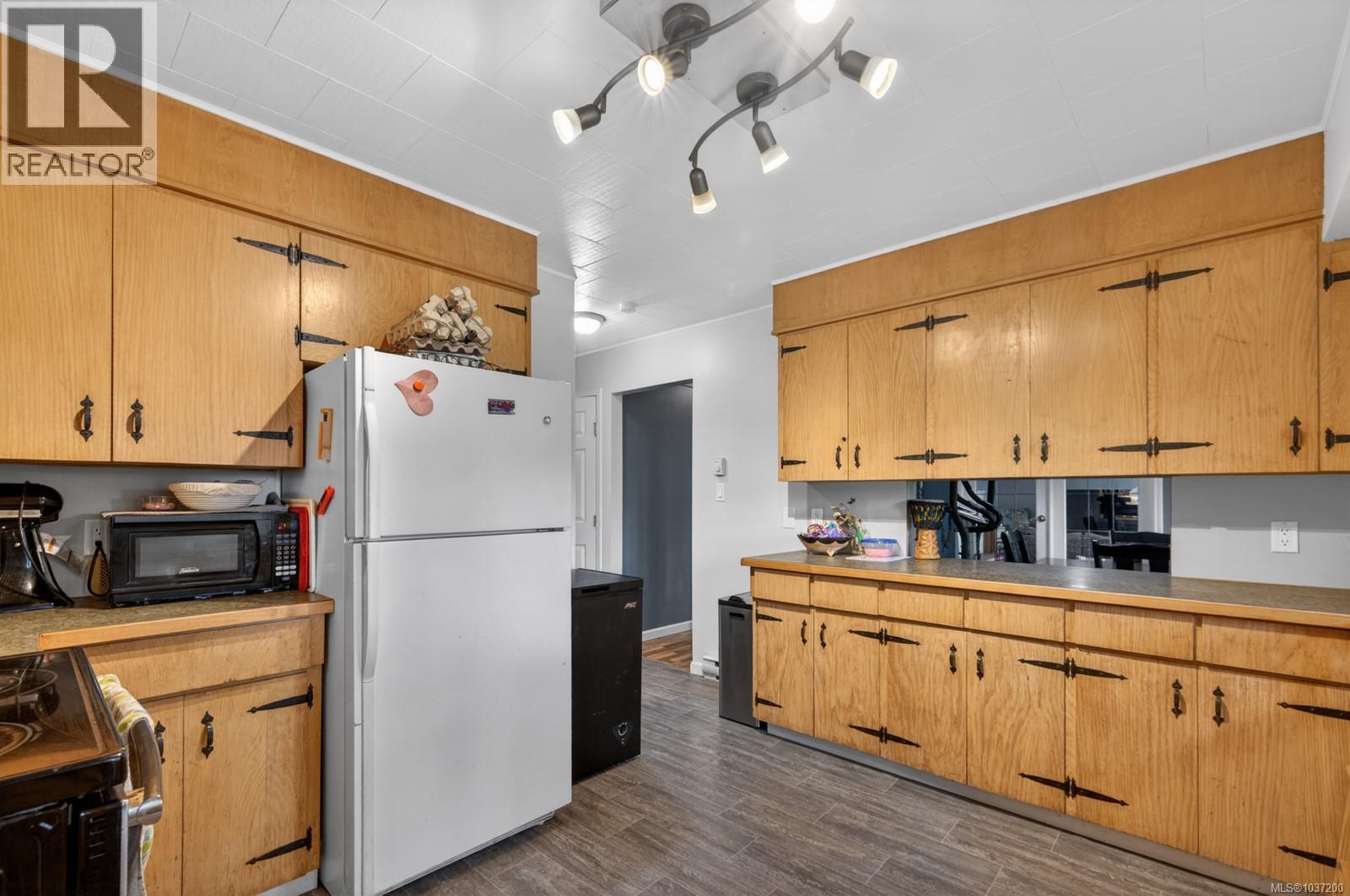 3046 Gibbins Rd - 27