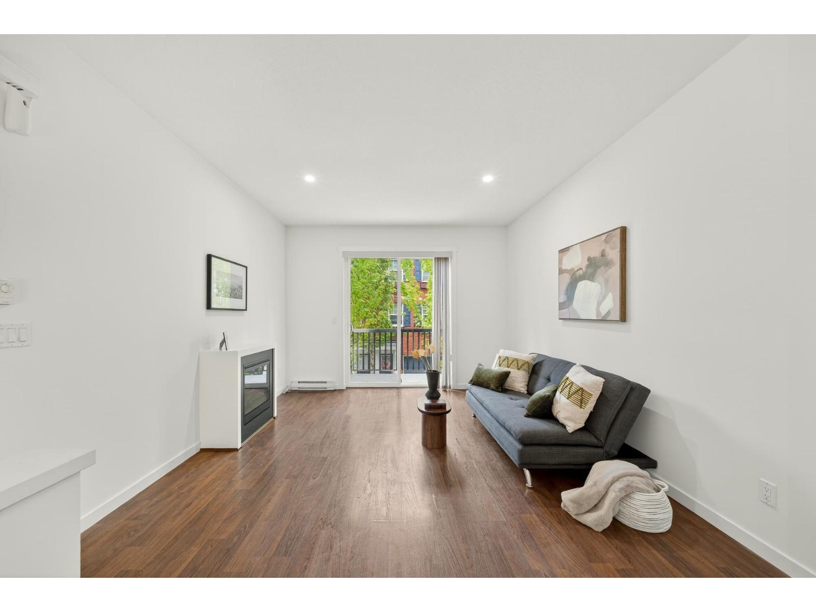 4 7348 192A STREET — photo 3